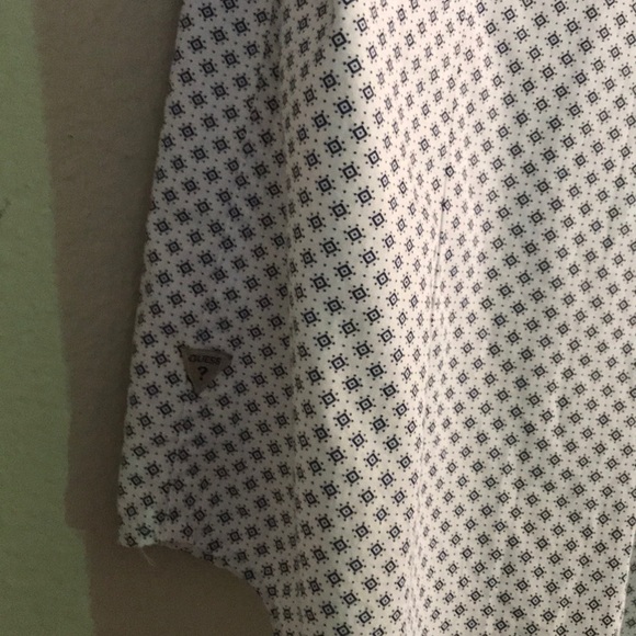 New Guess short sleeve light button up shirt - Picture 6 of 6